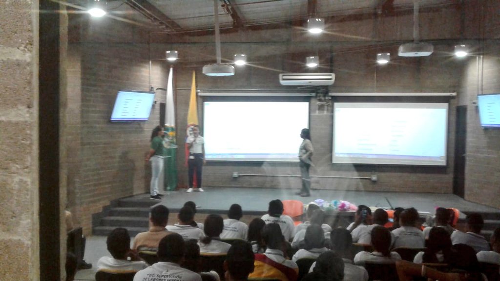 Ayalapsenaeduc1's tweet photo. 🐝Our first Spelling Bee Contest🐝 #SemanaDeidiomasSENA @Farid_Figueroat @SENAComunica @SenaCfma # CFMAspeaksEnglish https://t.co/NEIm59Avq7