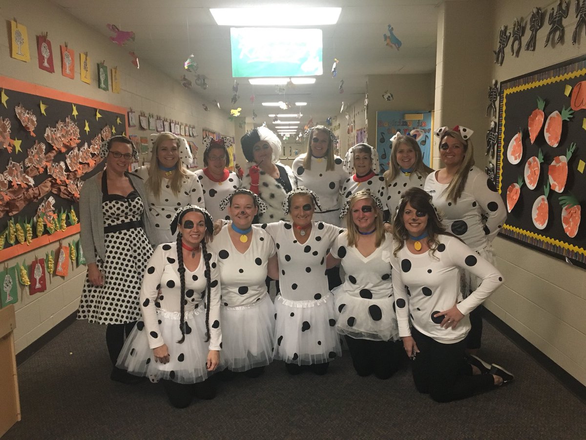 Jan_Strahm's tweet photo. When you teach with the best #preschoolrocks https://t.co/mhTRkCU4Xg