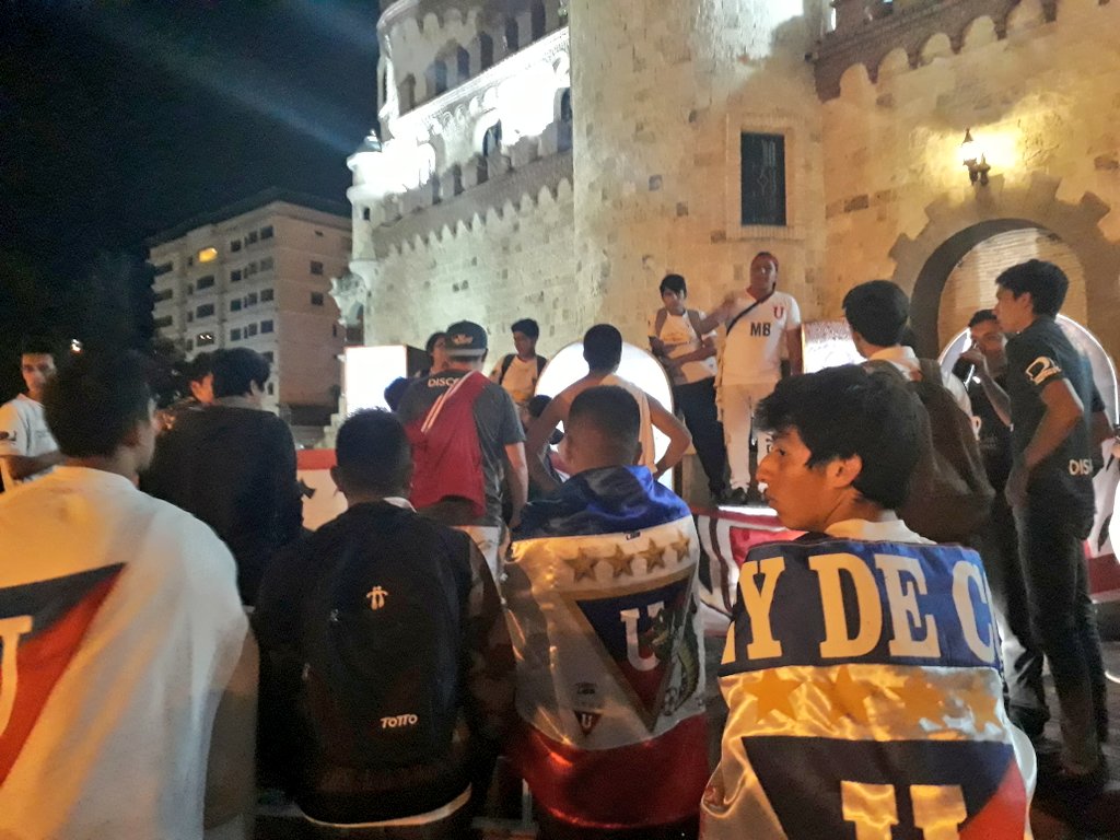 viviarmijosc's tweet photo. #loja celebración de los #100Años  de fundación de la @LDU_Oficial. @FuerzaSurMBL @BladyFS @Rodolfo_j21 @PilarikSet @AndresCarrera @primereporte @radioluzyvidaec https://t.co/YdjV1DZuub