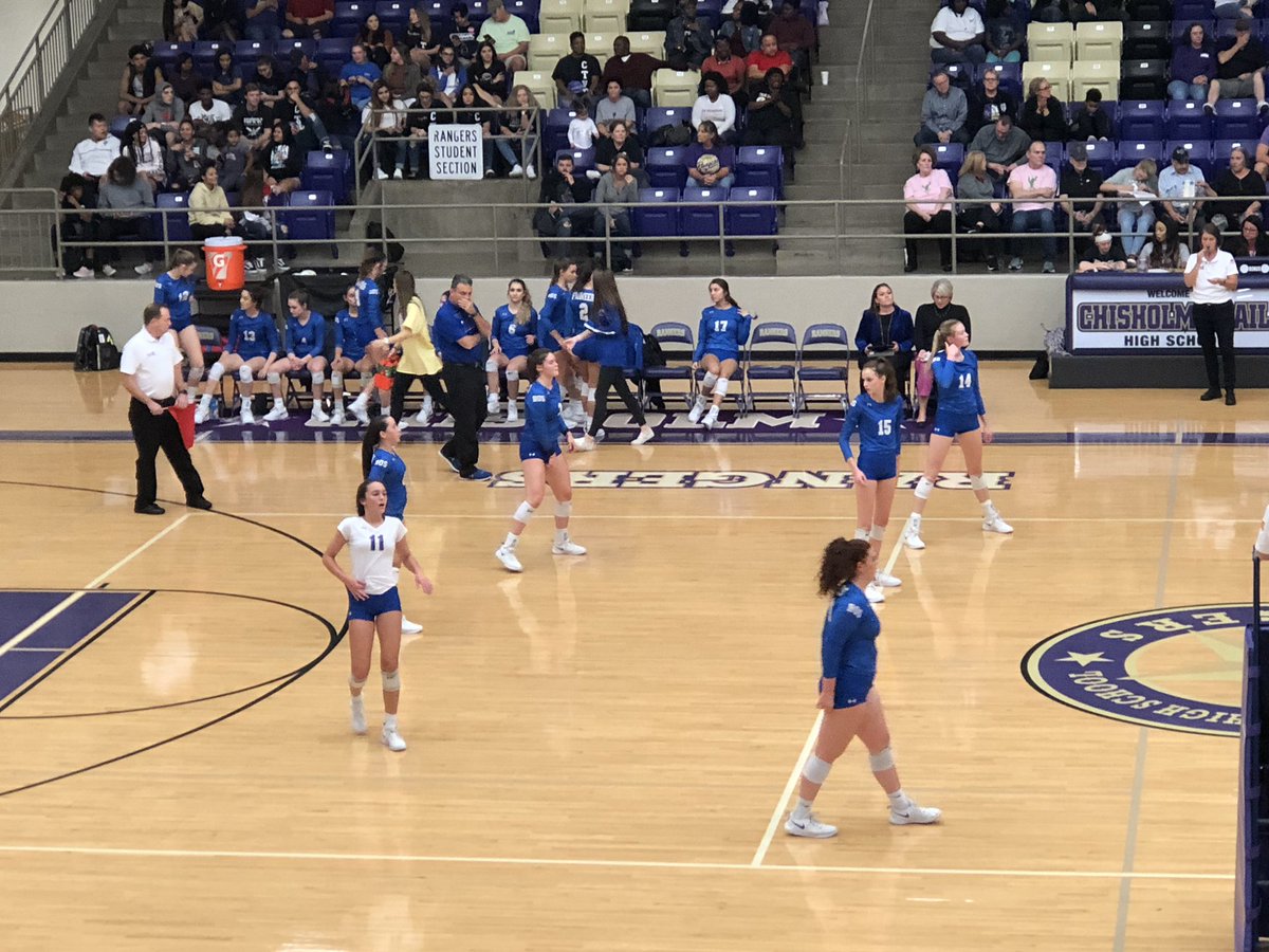 Boswell_LPVB's tweet photo. 📊Final v CTHS (Play-In Game)
LPVB Wins 3-0 (25-18; 25-18; 25-20)
🏐@vibeswithem
🏐@iisabbelaaaaa
🏐@jordanmcada_
🏐@SydneyBBiggs
🏐Peighton Serda
🏐@laurentolbert56
🏐@kaylenbeaty
🏐Andrea Martinez
🏐Hope Franklin
🏐@caitlynboyd_
#TXHSVB #TEAMtogether #BOSLPVB @Gosset41 https://t.co/ajIFm4Unjq