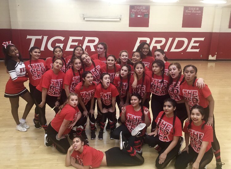 ehsdance18's tweet photo. Tear up the Titans Pep Rally 🐯 https://t.co/SjfkjwvVRk