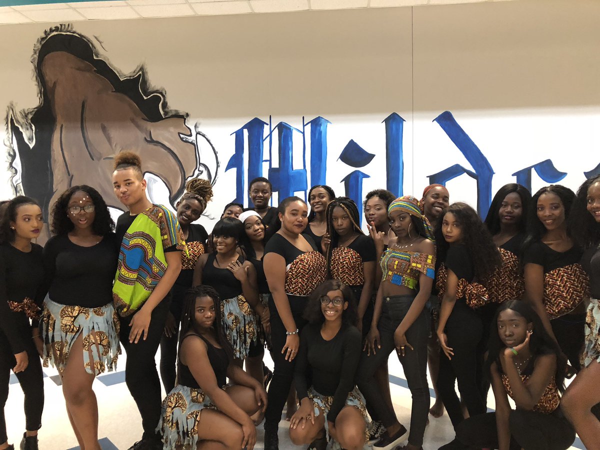 NhsASA_'s tweet photo. Asa 2018-19 🤪❤️. after pep rally teas https://t.co/SKKXiB2GpK