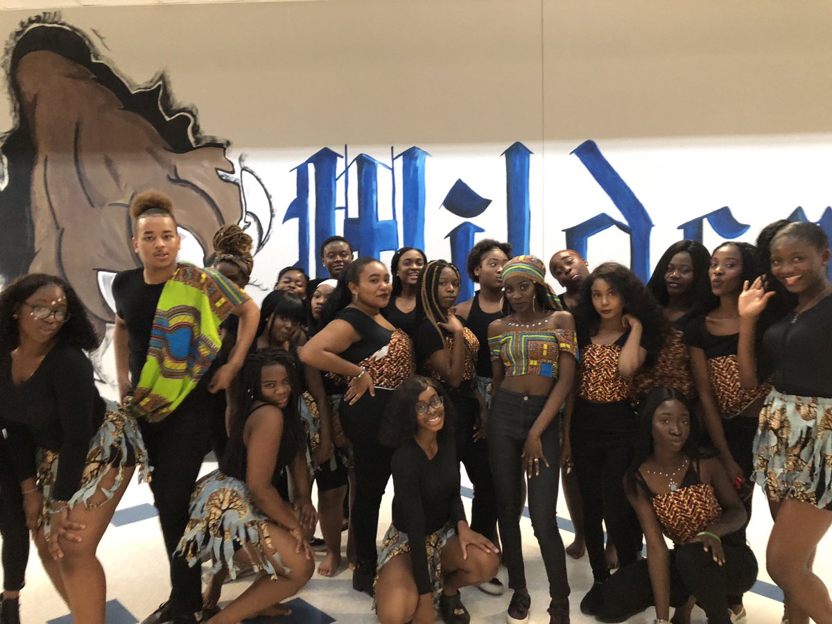 NhsASA_'s tweet photo. Asa 2018-19 🤪❤️. after pep rally teas https://t.co/SKKXiB2GpK