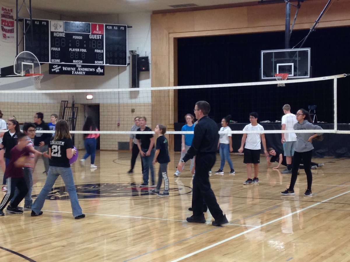 GayleStrom1's tweet photo. Tonight we hosted a middle school lock in!  We played volleyball between the classes and even our Chaplin, Fr Michael got involved! #SLSMcharacter https://t.co/FqoVtUODBN