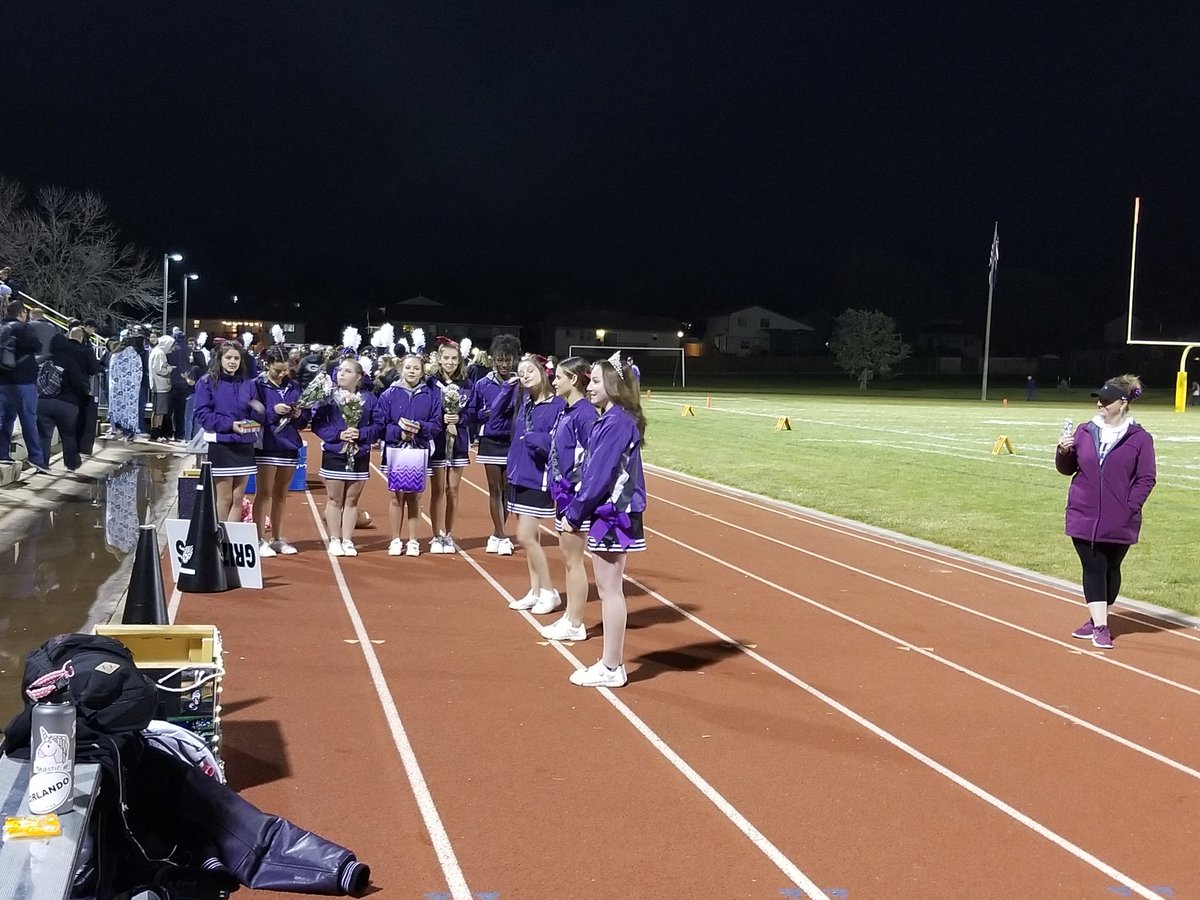 MRHSGRIZZLIES's tweet photo. Senior Night at CA Foster. Thank you to our football, band, and cheer seniors for all your hard work and dedication to Mesa Ridge. #GrizzlyNation is proud of you! Grizzlies win! #wearemesaridge https://t.co/J1zvBeJv5j