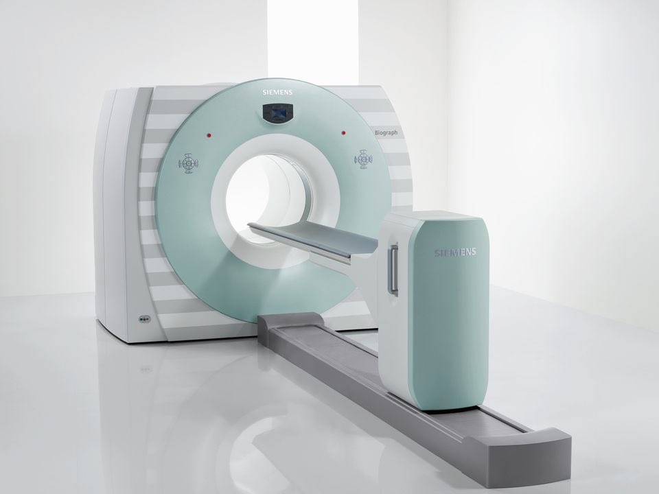SafeHealthTech's tweet photo. [SIEMENS][Biograph mCT]
انتبه لخطر الحريق ! قد ترتفع درجات حرارة الاسلاك الكهربائية في احدى المقابس. تواصل ليصلك مندوب المصنع للفحص!
مسجل في #مصر #لبنان #الأردن #السعودية #قطر #الإمارات #عمان
تاكد
https://t.co/gAi9AkkAUi
#أجهزة_طبية_آمنة #Safe_Care #PatientSafety #سلامة_المرضى https://t.co/CyiMw1dOjk