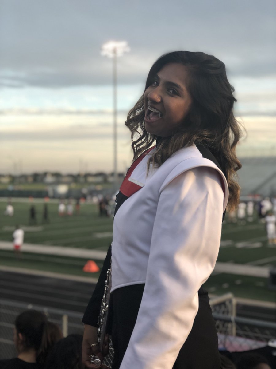 _madelineeee__'s tweet image. #hoco2k18 🤩