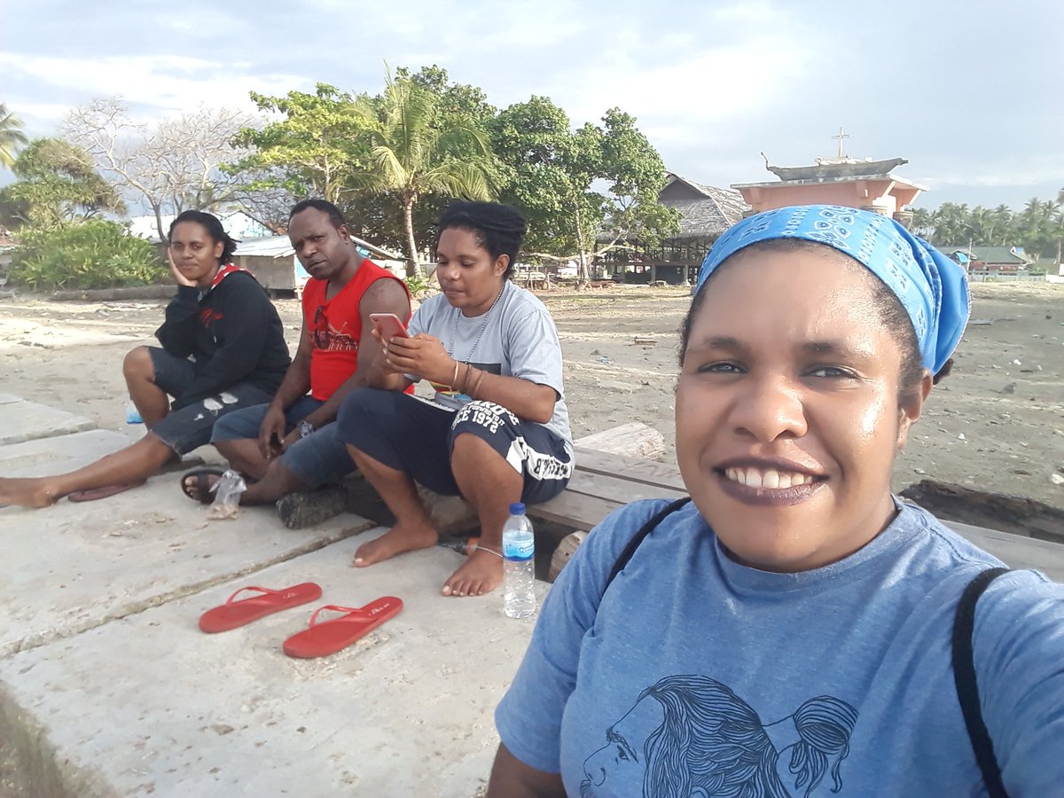 Finna Putry Papua tweet media