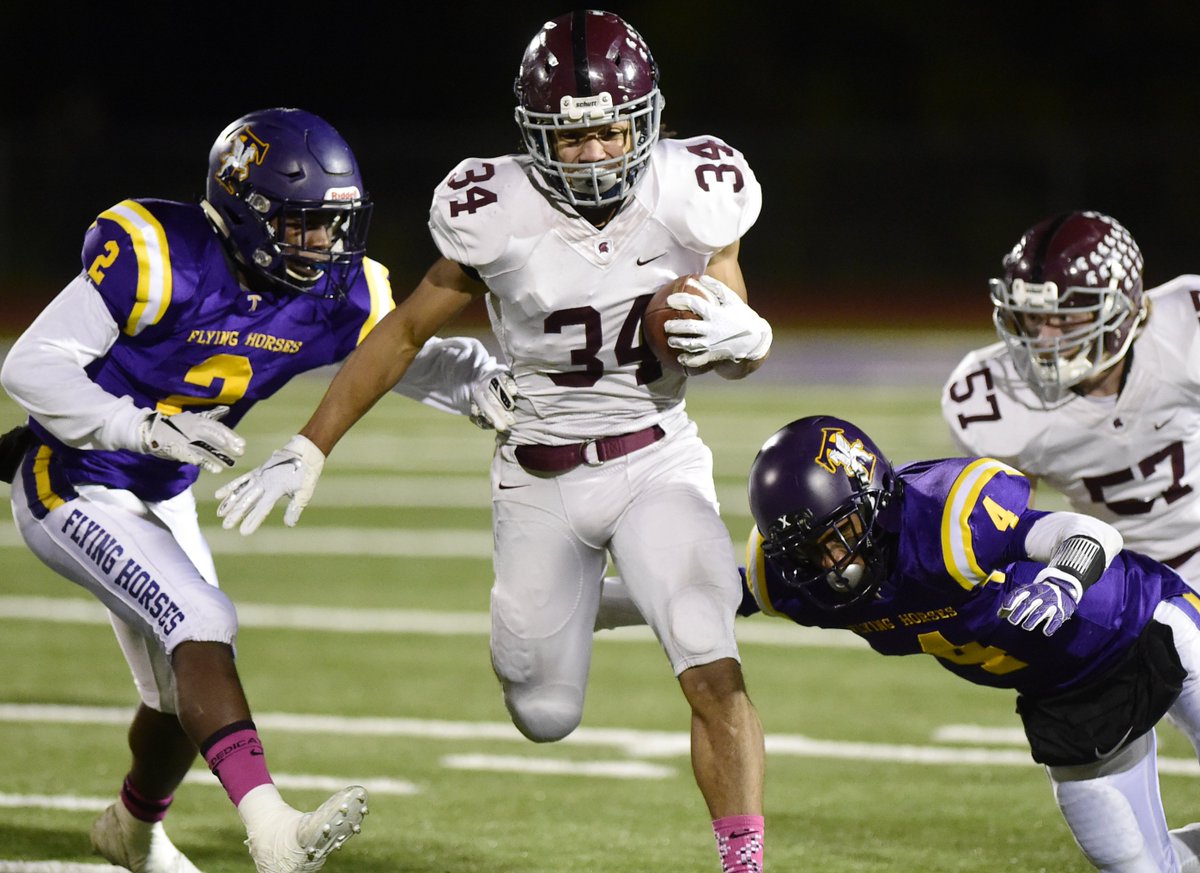 .<a href="/BHBLAthletics/">BHBL Athletics</a> downs Troy to reach Class A football final dailygazette.com/article/2018/1… #518football