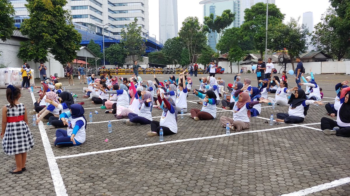 motherandbeyond's tweet photo. Tidak hanya itu saja, para Moms peserta Sweety Belly Dance ini juga berkesempatan mendapatkan hadiah door prize yaitu, 2 Stroller Krisbell dan 1 Baby Swing Fabio. Selamat untuk Moms yang beruntung!
#MBFairJakarta2018 #MBFair2018 https://t.co/kEZ3CSjfn1