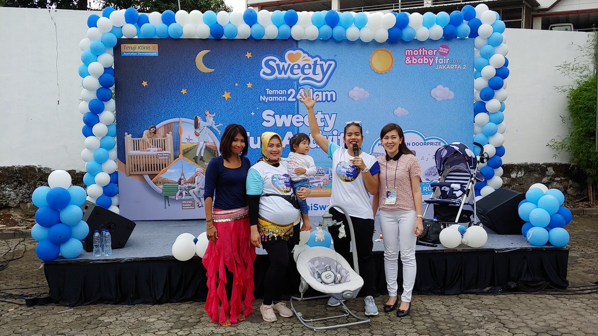 motherandbeyond's tweet photo. Tidak hanya itu saja, para Moms peserta Sweety Belly Dance ini juga berkesempatan mendapatkan hadiah door prize yaitu, 2 Stroller Krisbell dan 1 Baby Swing Fabio. Selamat untuk Moms yang beruntung!
#MBFairJakarta2018 #MBFair2018 https://t.co/kEZ3CSjfn1