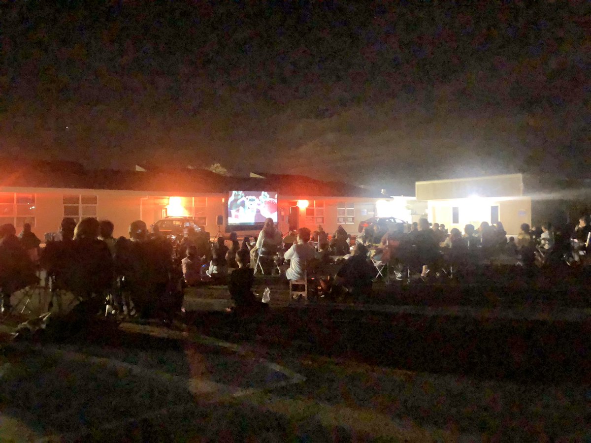 ShoreAcresMDUSD's tweet photo. A successful Movie Night! Thank you families for coming out and CCC Sheriff @cocosopio for your continuous support of our @MtDiabloUSD Bay Point schools! thanks @eawood55 for coming to help set up! 🎥🍿#shoreacres #supersharks #shorecommunity #alwaysonpoint https://t.co/gzunksSAVS