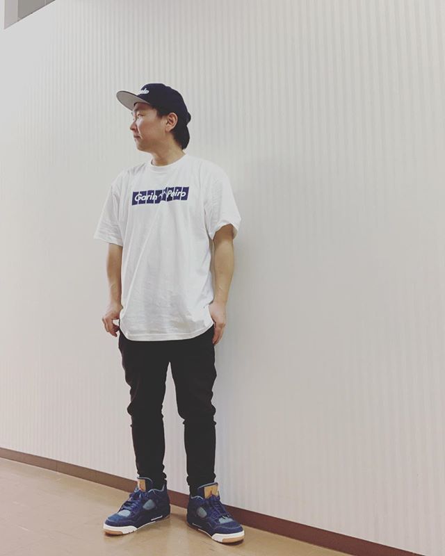 Twitter 上的 山内健司 今日はgarinpeiroの新作tシャツ まだtシャツでもいけるくらい暑い日があったり ファッション困っちゃう スニーカーはリーバイスジョーダン 山下健二郎っちからもらったやつ 汚れてもカッコいいって最強 Nike Garinpeiro かまいたち