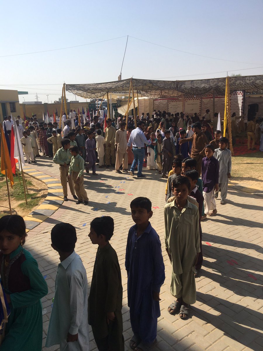 Arsalanalisays's tweet photo. Kids are queuing up for day two at @DawoodTdfβs MagnifiScience Exhibition in Thar.
#TDFMagnifiScience #TDFMagnifiScienceThar #MagnifiscienceTravels https://t.co/HmH5e8a5Af