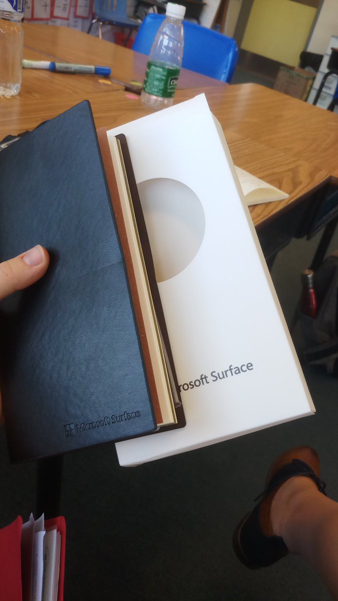 Hannah B. Fernweh tweet media