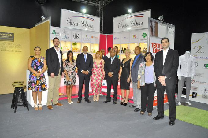 ListinDiario's tweet photo. La belleza dice presente en #DominicanaModa18
https://t.co/DA1ohQcFGw #DM18 #ViveLaModa #ListínDiario https://t.co/p7NEYyBBbw