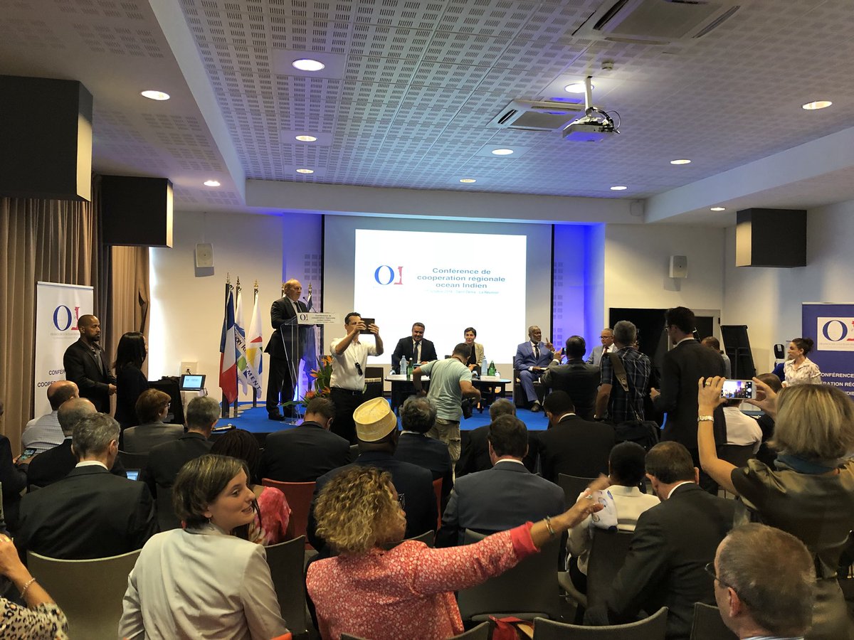 DubernetMarc's tweet photo. Ouverture de la conférence de coopération régionale océan Indien 2018 en présence de la Ministre des Outre-mer, 8 ambassadeurs, 2 préfets, les présidents des collectivités territoriales et de 6 collègues #DROI et Paris. @AFD_France @APouilles @WillocquetB @VirginieDelisee https://t.co/YXA4mlmOk1
