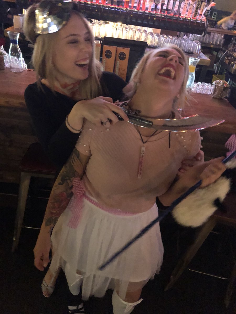 Mitchellmedia07's tweet photo. Halloween came early this year 🖤👻 https://t.co/qojaXNoTGu