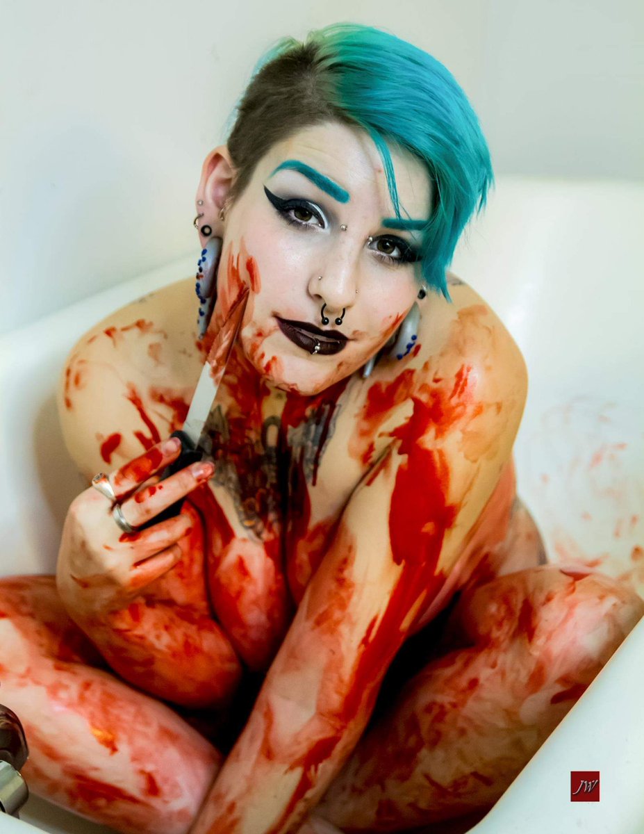 MacabreModel's tweet photo. Let. Get. #spoopy 

#spooky #blood #fetish #nerd #halloween #nude #naked #cutie #hotgirl #tattoo #inked #model #bathroom #piercings #makeup https://t.co/l1NLYWEZeD