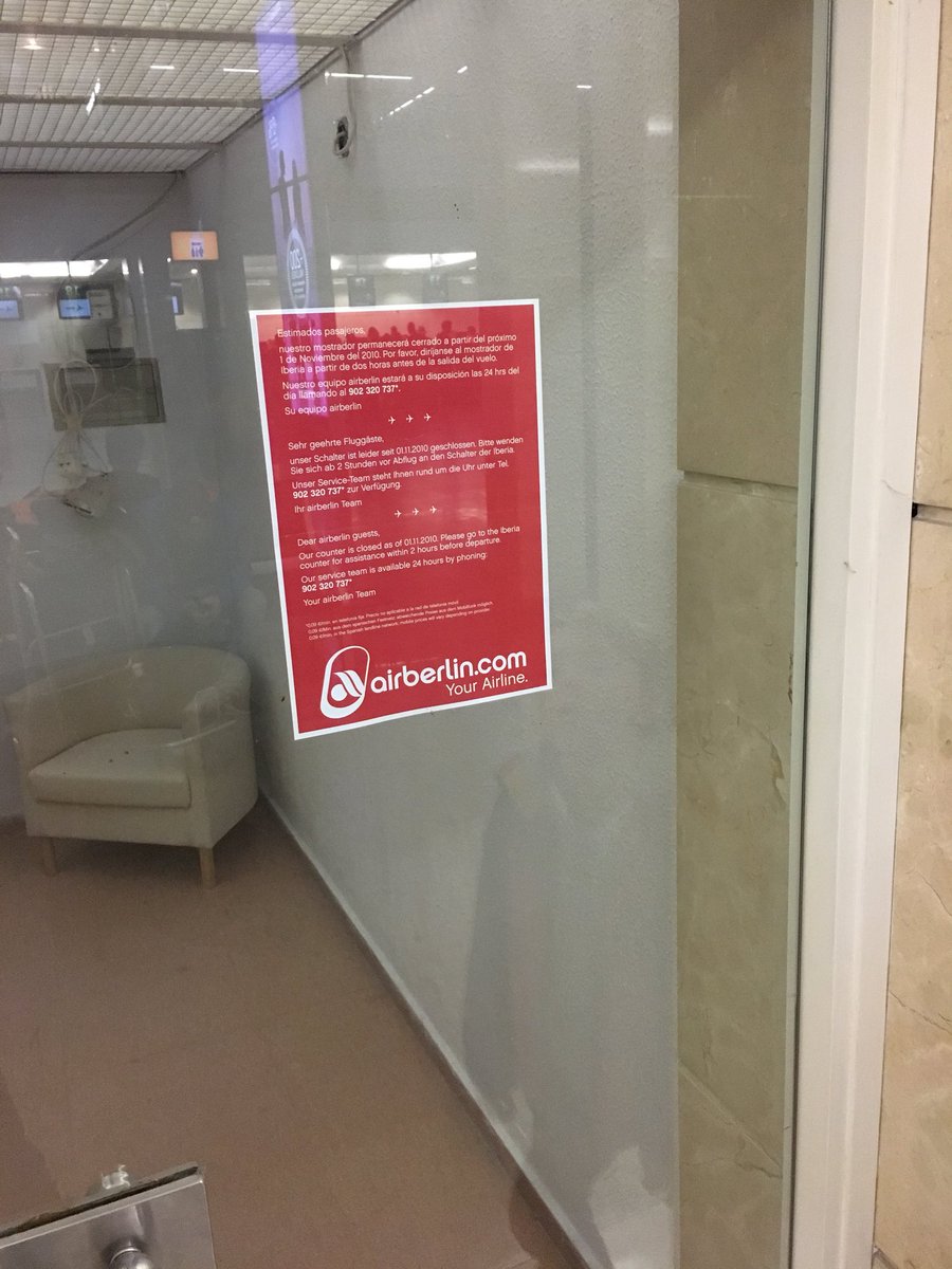#airberlin ist nicht totzukriegen. Fundstück am Flughafen Jerez de Frontera in Andalusien. Zumindest den beschriebenen #iberia-schalter gibt’s noch.