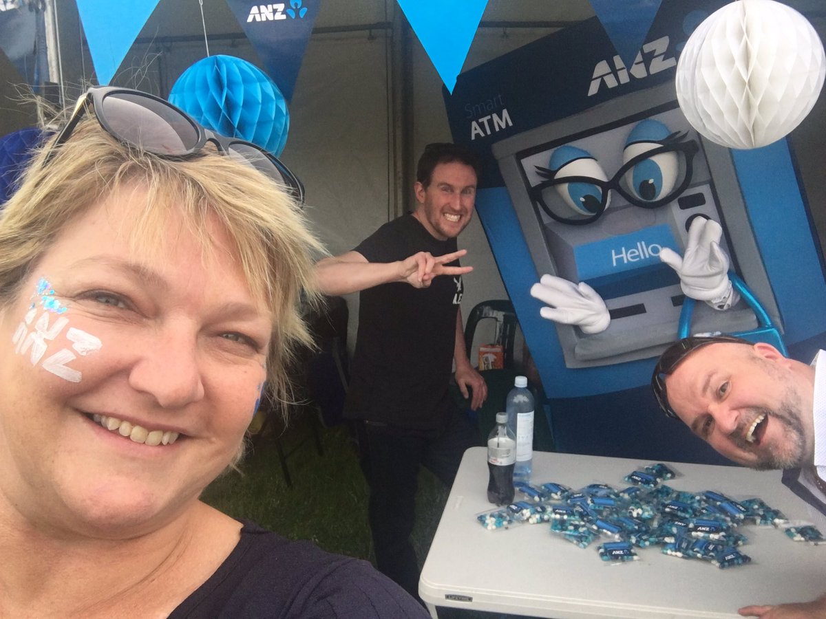 Moon Lantern festival in full swing at Elder Park. Come see us with the kids and have your face painted and get your balloon animal. Suzy the ATM also having fun with the kids. #OzAsia #moonlanternparade <a href="/damienprettejo1/">Damien Prettejohn</a>