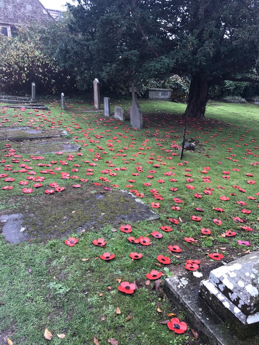 MrsHJT_'s tweet photo. Every child at my school made a clay poppy to become part of a garden of remembrance at the local church. They look so beautiful! https://t.co/MpCvNm5f2K