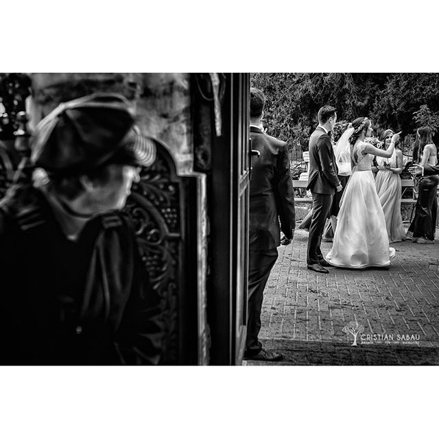 cristi_sabau's tweet photo. Before Ceremony | https://t.co/jbcZCbKYXC
.
.
#weddingday #outdoors #love #couple #huffpostido #instawed #instapic #instagood #instalove #destinationweddingphotographer #romaniawedding #Bucharest #Romania #multiculturalwedding #nikond750 #aotss #theseco… https://t.co/MvExOXlb1F https://t.co/ewyXVAViv7
