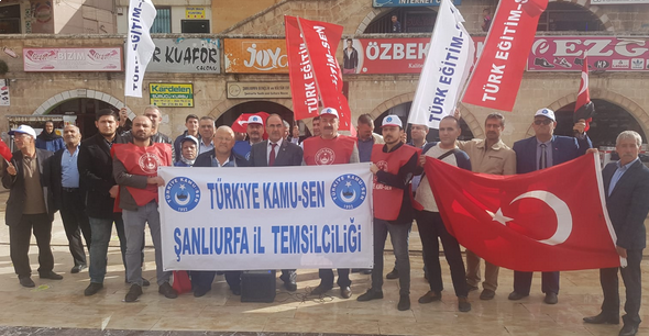 Türkiye Kamu-Sen Şanlıurfa şubesinden açıklama Türkiye Kamu-Sen Şanlıurfa İl Başkanı Hikmet Karakuş andımızın kaldırılması ve ülkede yaşanan sıkıntılar ile ilgili açıklama yaptı.
 Başkan Karakuş yaptığı açıklamada urfaobjektif.com/turkiye-kamu-s…