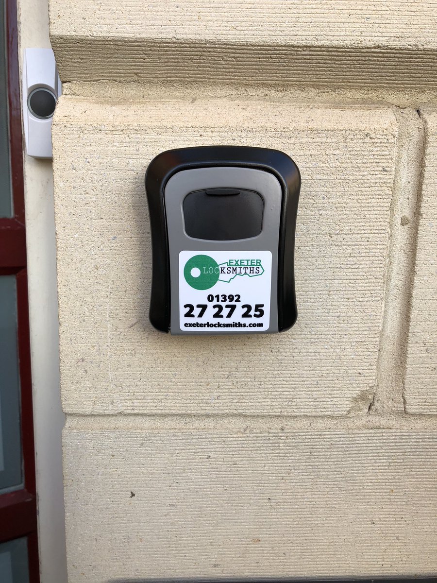 Exe_Locksmiths's tweet image. Our locksmith Lee fitting a key safe on a customers home. These are ideal for carers, cleaners, teenagers and people who always lose their keys
.
.
#Exeter #Locksmith #KeySafe #Key #LostKeys #Carers #Cleaners #ExeterBusiness #LocalBusiness