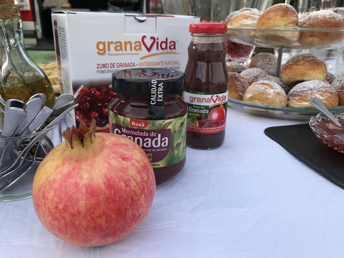 granadaselche's tweet photo. Desayunando entre granados en el #blogtripMollarElche #desgrÁMAME #mollarlovers @visitelche @granavida https://t.co/zwxdjp62W8