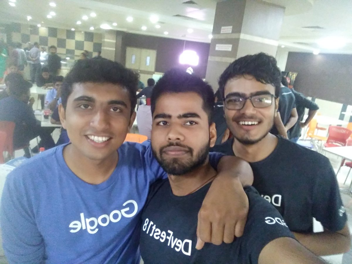 Ratansingh96's tweet photo. Alumni meet..up #DevFestCochin
#meeting #Conference #seniors #event #conferences #seniors #makingadifference https://t.co/4pMU3vuxk3