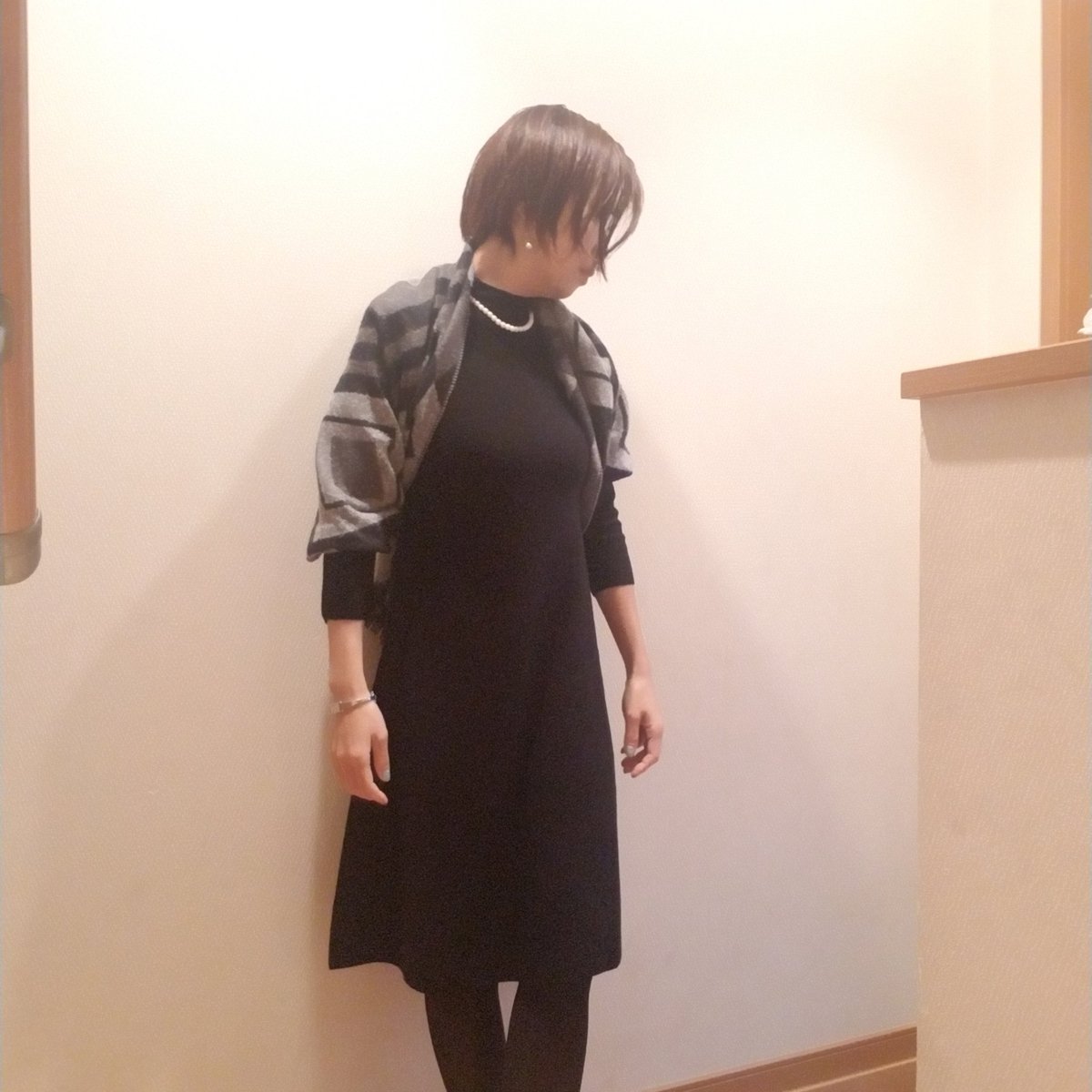 國唯 ひろみ パーソナルカラー診断 骨格診断 顔タイプ診断 横浜さんのツイート ユニクロオンラインで購入 3dメリノワンピのショート丈 ストールで御用達に 今日のコーデ ユニクロ フォーマル ワンピース ニット アラフォー パーソナルカラー診断 骨格