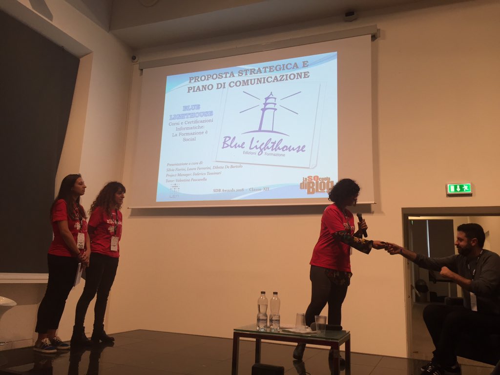 SQcuoladiBlog's tweet photo. Blue Lightouse: quando la formazione è social! #SDBAwards XII @ugolopez https://t.co/mFPhkdW3vO