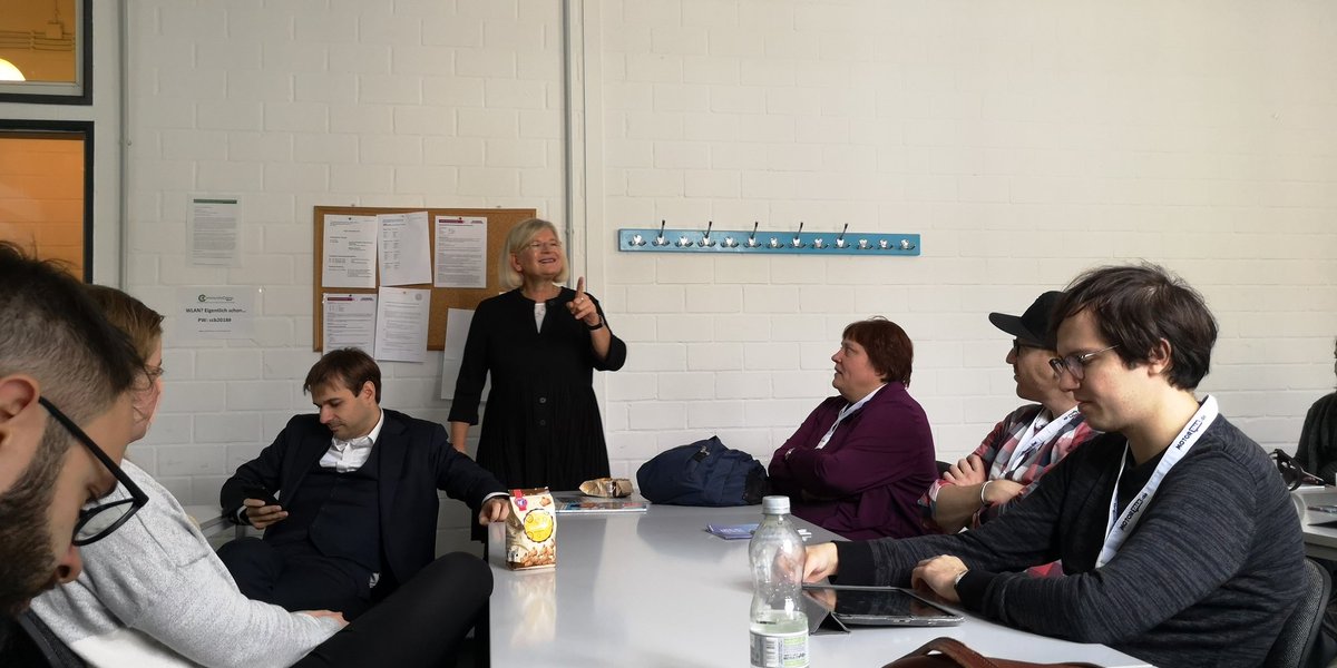 Wohli's tweet photo. Super spannende Session zu #SocialRecruting #ccb18 https://t.co/dYiKmbEfhB
