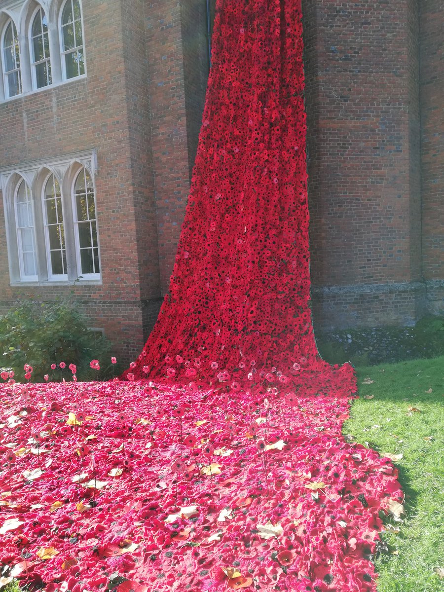 gmc1640's tweet photo. Just been to #Hertfordcastle for the launch of this year's @britishlegion #PoppyAppeal  
Well done @HertfordTC
 @HertsMercury @bobfm @HertfordPolice https://t.co/oHMv9hlaCP