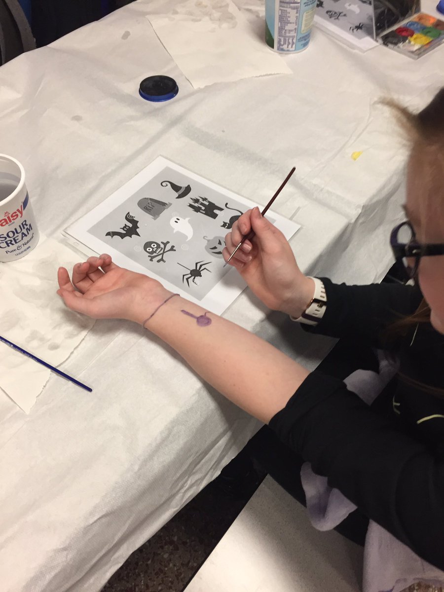 Soo much fun at The GFMS Black and Orange dances! <a href="/GFMS_info/">GFMS_info</a> @Carmelschools @carmelsupt <a href="/JanetWarden/">Dr. Janet Warden</a>