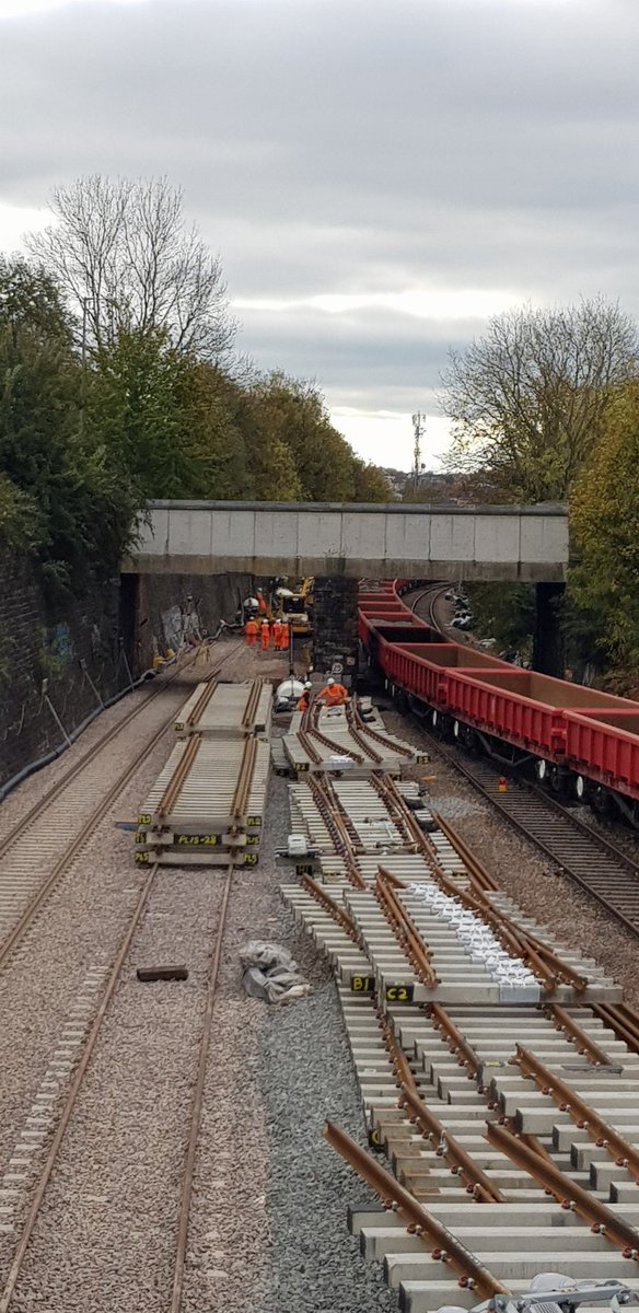 👷‍♀️👷‍♂️It's day 1 of our upgrade in the Bristol area. 

🛠 A lot of our focus today is on installing complex sections of track with points between Bristol Temple Meads and Lawrence Hill station.

▶️#bristolrailupgrade