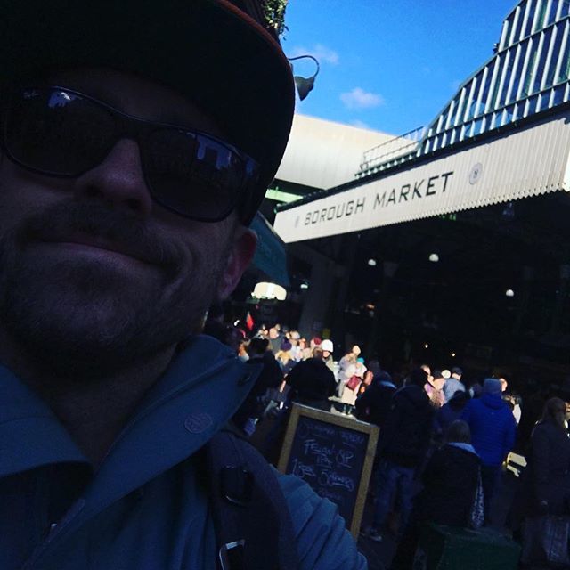 Swedishblend's tweet photo. How far can it be??? 🤔 only took me 2 hours and 45 minutes to walk here.... @alicethe1 I promise, next time we take the tube!!! https://t.co/K8ImD2CSsS https://t.co/W3tooLBpfD