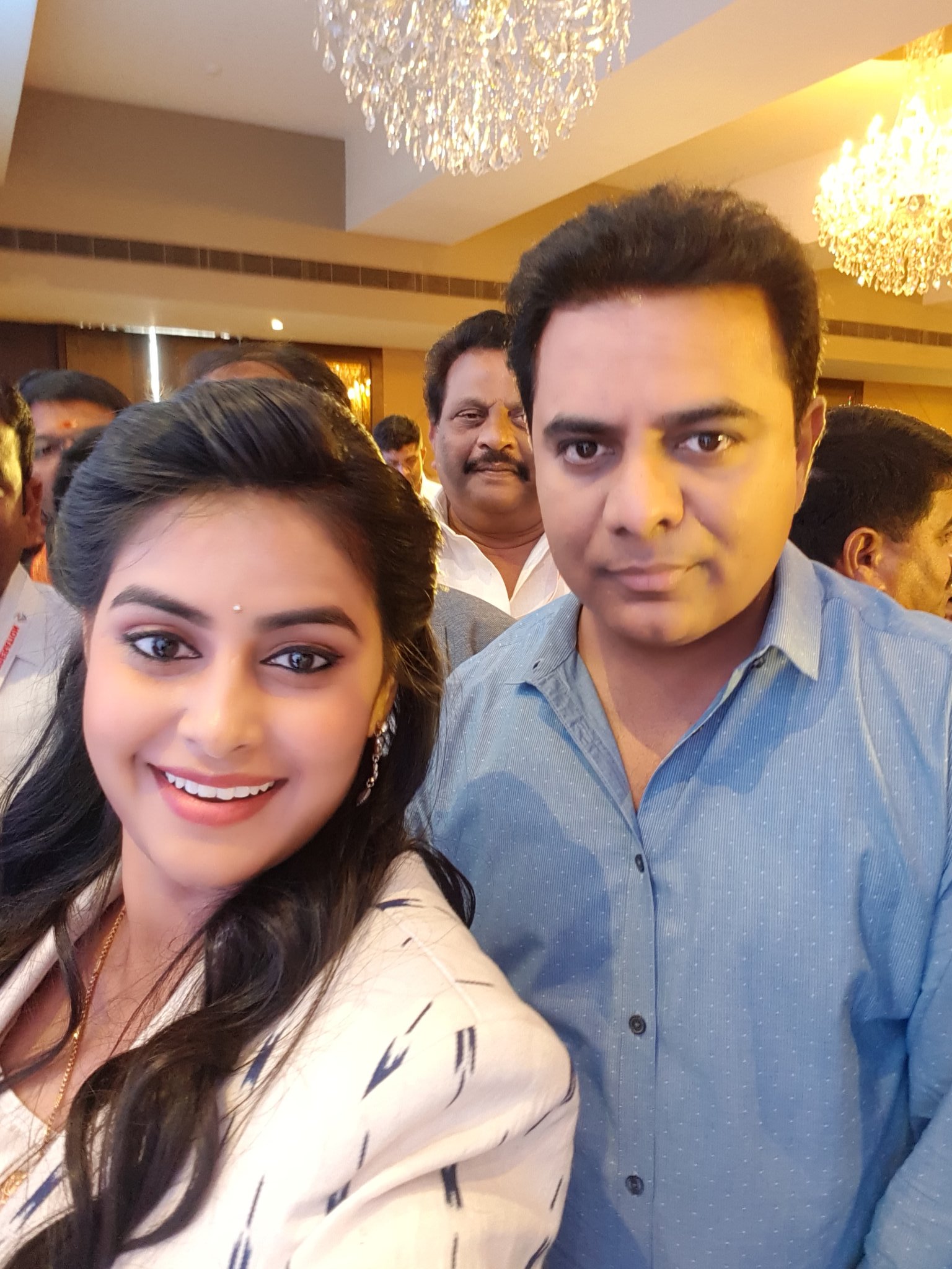 DqgreD-X4AARJXk.jpg:large