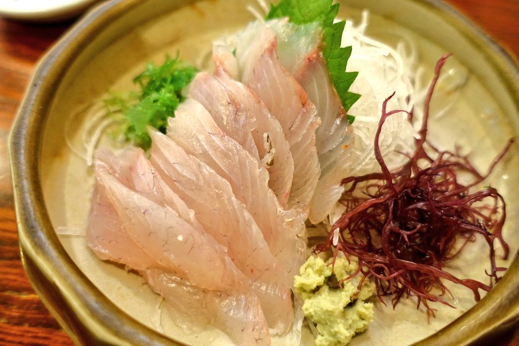 さんぼん 天市さんでフッコの刺身定食 フッコとはスズキの子供 知らなかったけど美味い