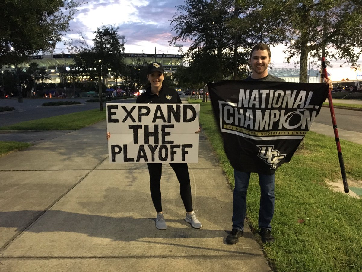 Wes_nship's tweet photo. Never change, #UCF fans. Heading to @CollegeGameDay. #GAFL https://t.co/2JvQQ7Xwvz