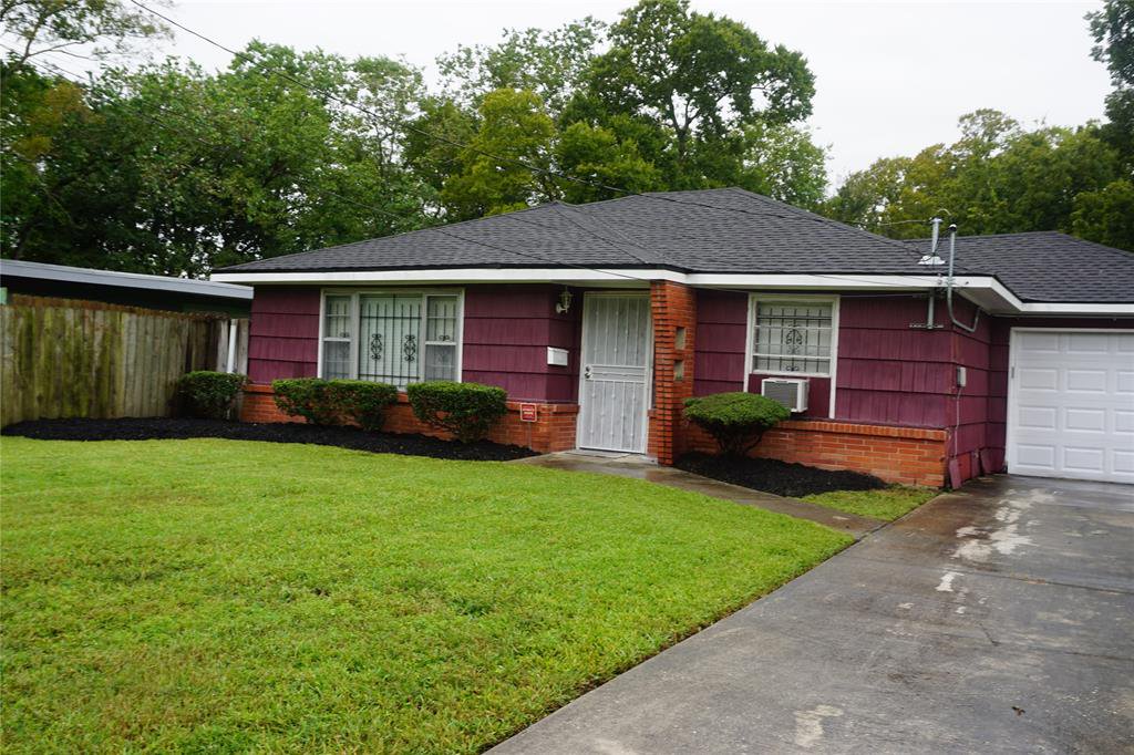 zig_zan's tweet image. Houses for sale 

Great #starter home or will need some #repairs seller selling as is Home full of #childhood memories ping at (281)809-6017

 Visit: goo.gl/j1D1m3

#houses_for_sale #homes_for_sale #homes_for_sale_near_me #houston_realestate #single_family_home