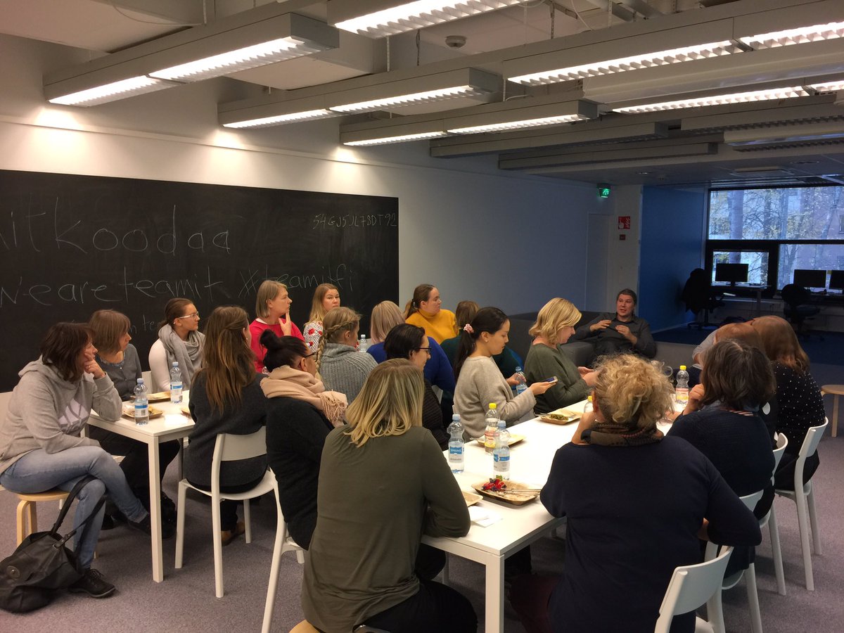 TeamitFinland's tweet photo. #mimmitkoodaa #teamitfi Kiitos paljon kaikille osallistujille! Erittäin hieno ryhmä koodauksesta kiinnostuneita ja koodaavia mimmejä😀 suurkiitos myös meidän Jonille ja Yarolle verkkokauppa koodauksen vetämisestä👏#teamteamit https://t.co/jLTSVDO5HC