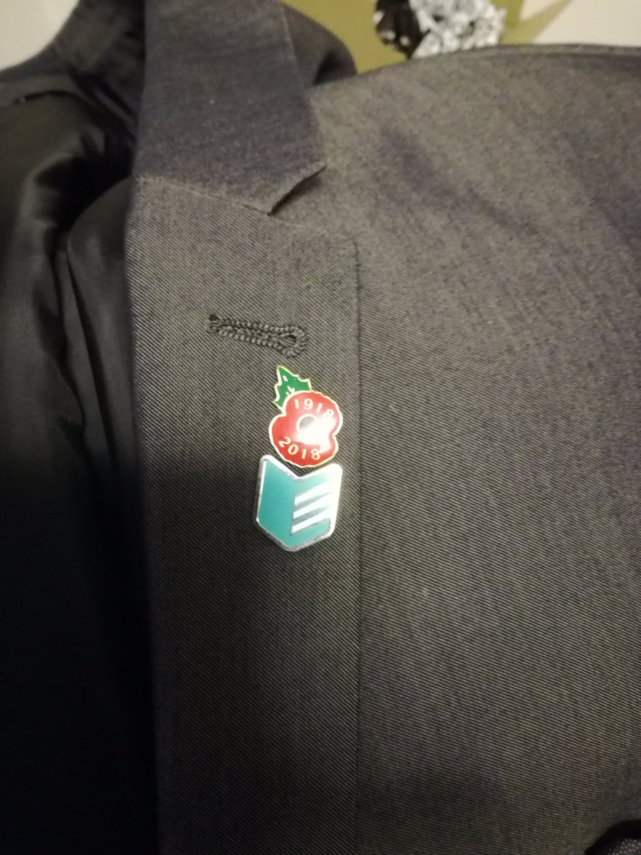 ConstructionFE's tweet photo. Wear both with pride @NottmCollege @PoppyLegion #IAMNottingham #theygave https://t.co/RKLyUznsPO