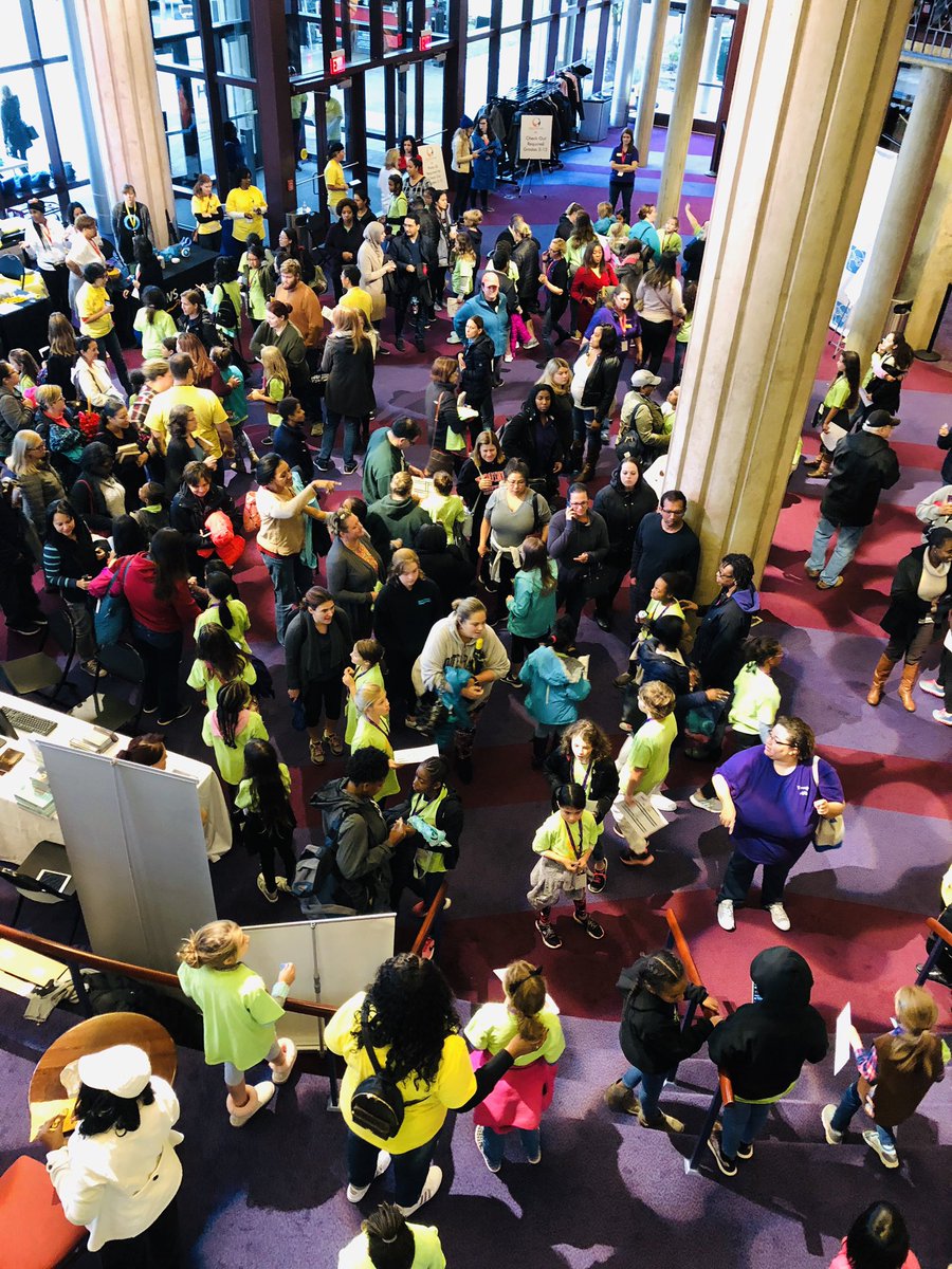 CatDeleonardis's tweet image. So many awesome girls joined us today! Go forth and change the world!!! #AWSGirlsTechDay