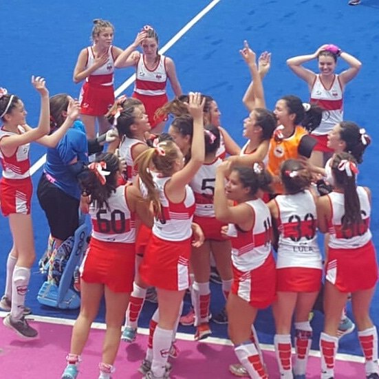 Universitario Blanco CAMPEÓN del Torneo de Damas B2 en SEXTA división 

Las chicas golearon 3a0 a Jockey Rojo

#HockeyCba #HockeyUni