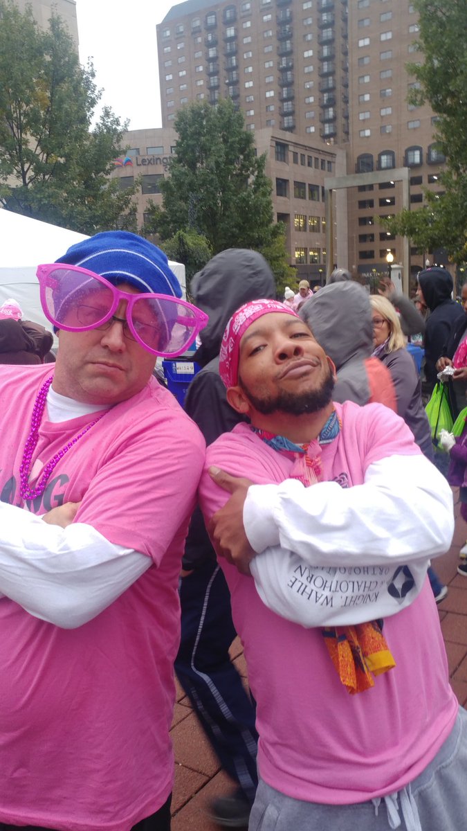 LEE G NEWS: Me &amp; my guy <a href="/ryanlemond/">Ryan Lemond</a> this morning! 

#LeeGNews #SusanGKomen #BreastCancerAwareness