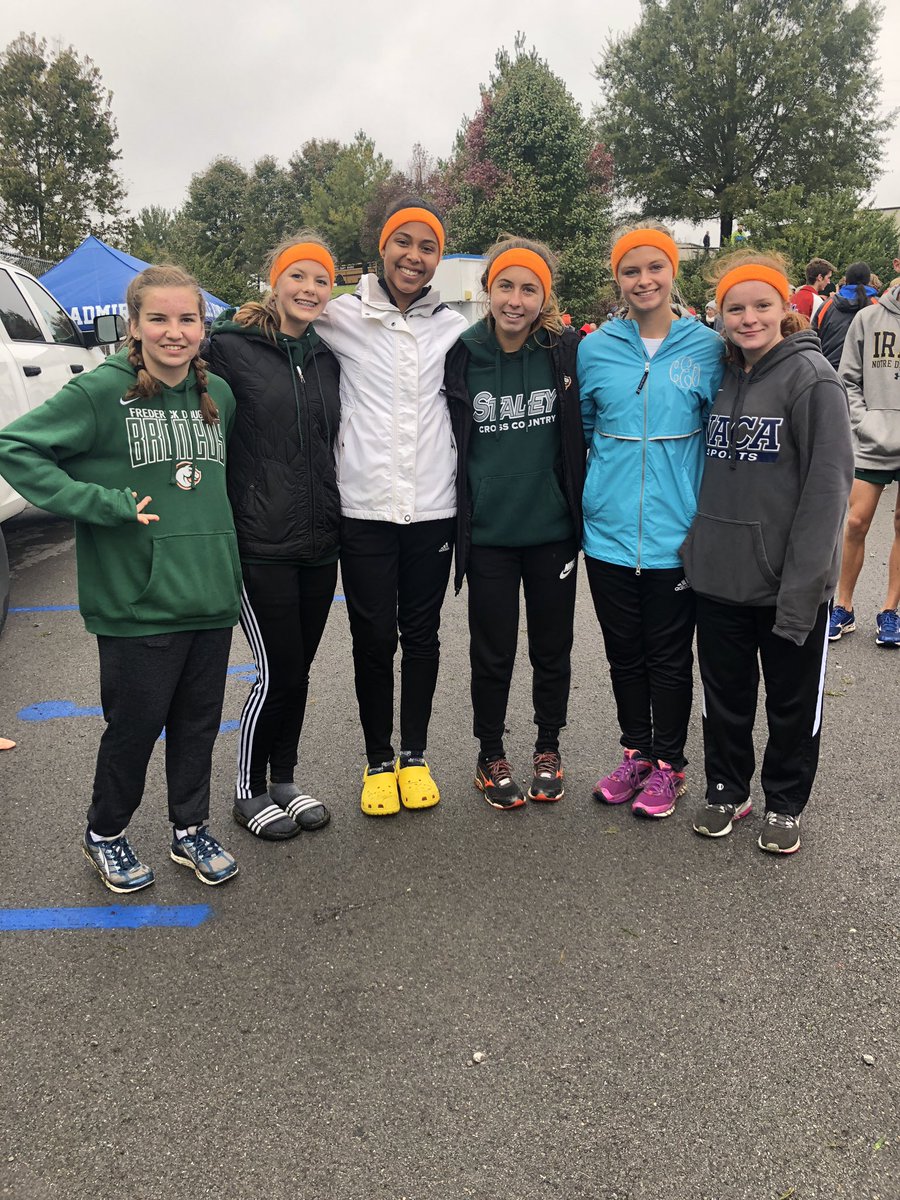 GRACIE, JILLIAN AND NAOMI ARE HEADING TO THE STATE MEET NEXT WEEKEND!! 
The girls team had a heartbreaking 7th place finish, but we have 3 state qualifying individuals!!