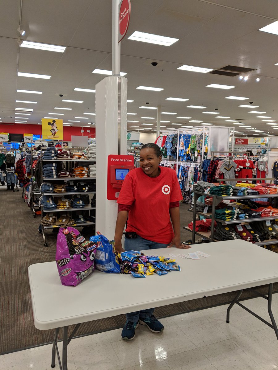jnelleH's tweet photo. Melissa and Nick helped our Paw Patrol event be a huge success!! So fun for our littlest guests. #PAWatTarget @RachyTfrom1063 https://t.co/FuZnabKGGo