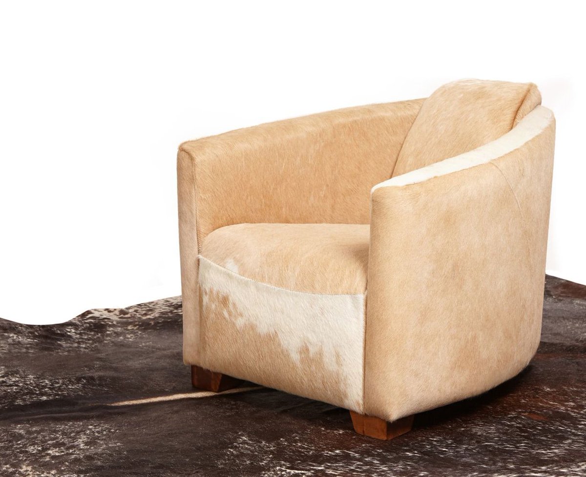 LondonCows's tweet image. This handmade full cowhide Hurlingham Club chair combines practicality  with style and inspirational design whilst blending seemlessly with both  traditional and contemporary interiors. #londoncows #cowhideupholstery #upholstery #madeinengland #cowhide #haironhide #interiors